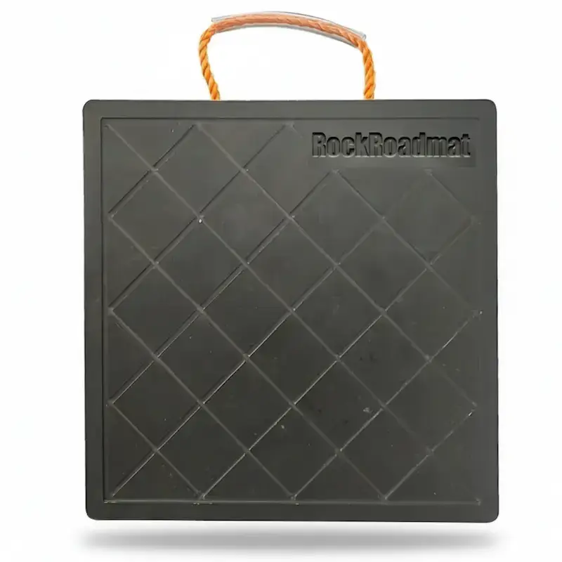 Square outrigger pad for crane and heavy equipment stabilization